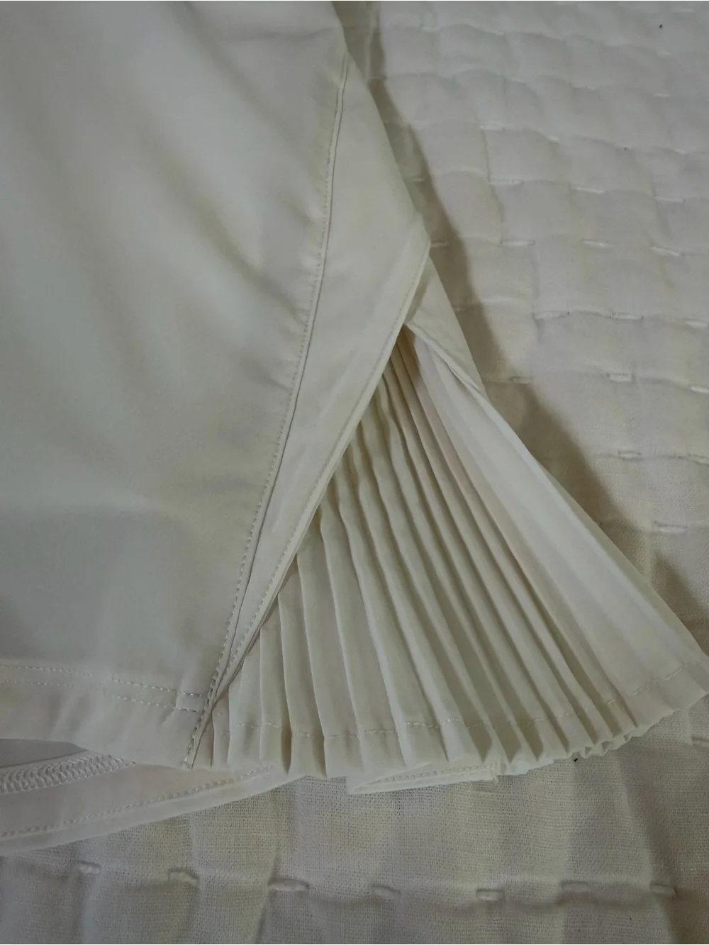 White Lululemon Play off the Pleats tennis skirt